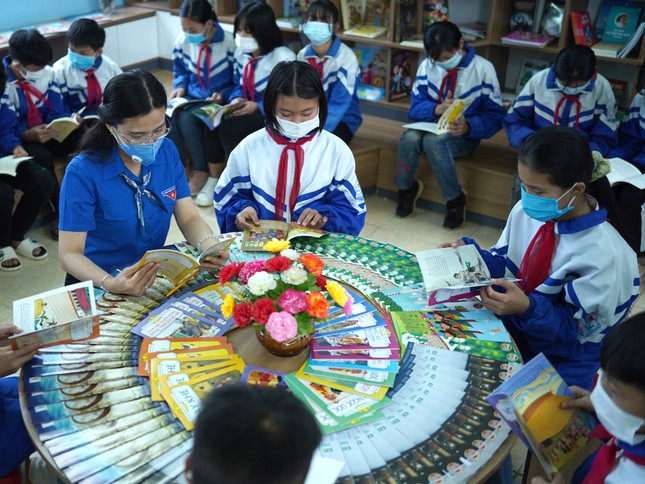 Thư viện sáng tạo gieo niềm vui, thắp tri thức cho học sinh miền núi ảnh 2