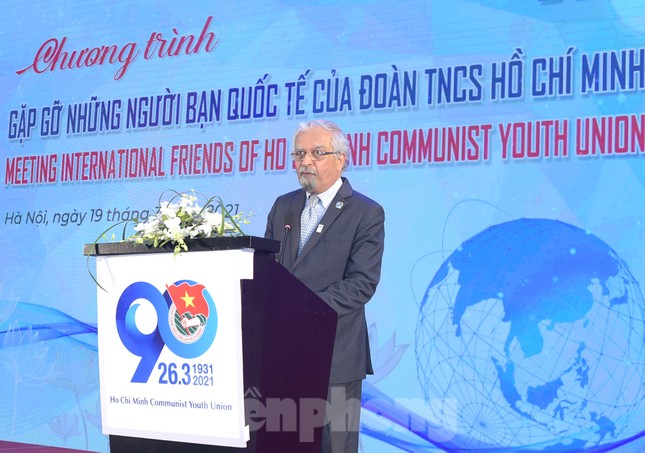 T.Ư Đoàn tặng kỷ niệm chương 'Vì thế hệ trẻ' cho 15 cá nhân nước ngoài ảnh 3