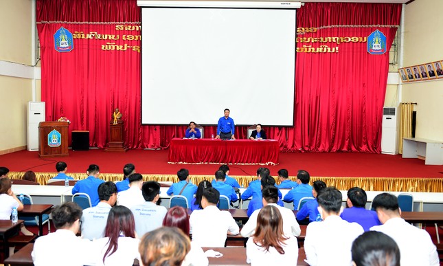 Khơi dậy khát vọng phát triển bản thân và cống hiến trong du học sinh Việt Nam tại Lào ảnh 7