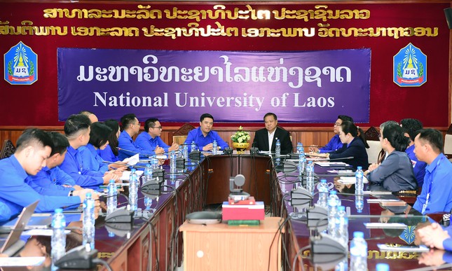 Khơi dậy khát vọng phát triển bản thân và cống hiến trong du học sinh Việt Nam tại Lào ảnh 1