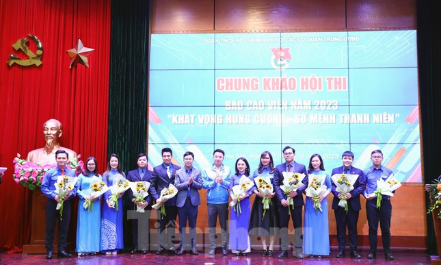 Bí thư Đoàn Học viện Ngoại giao đoạt giải Nhất Hội thi Báo cáo viên năm 2023 ảnh 2