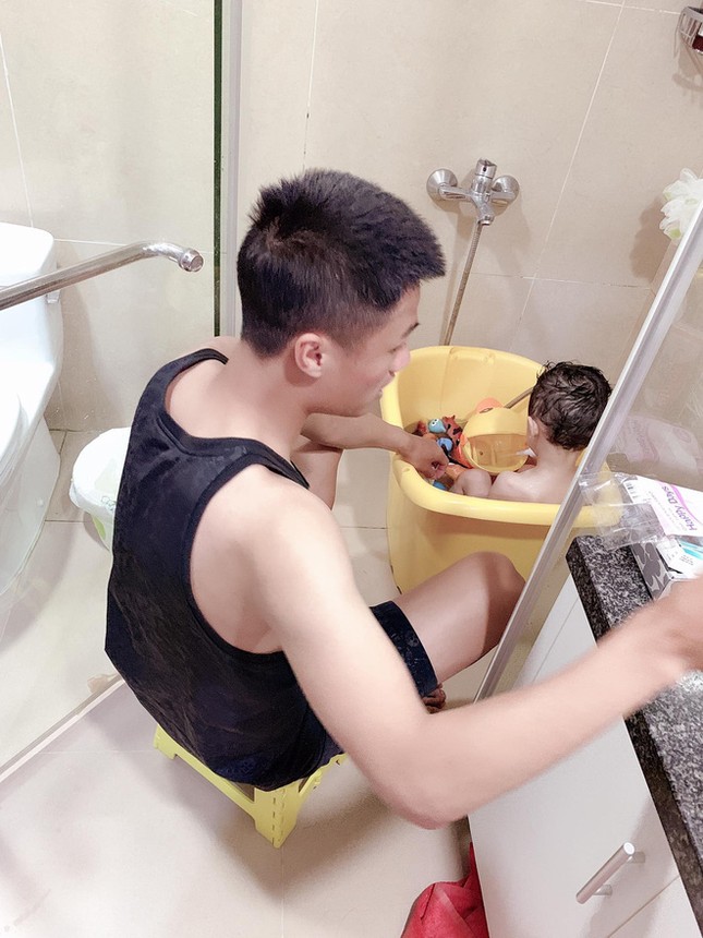 Hành trình yêu gian nan và cái kết cực ngọt của Mạc Hồng Quân - Kỳ Hân: Từ ồn ào tình tay ba đến hạnh phúc viên mãn sau 4 năm kết hôn - Ảnh 11. Hành trình yêu gian nan và cái kết cực ngọt của Mạc Hồng Quân - Kỳ Hân: Từ ồn ào tình tay ba đến hạnh phúc viên mãn sau 4 năm kết hôn - Ảnh 11.