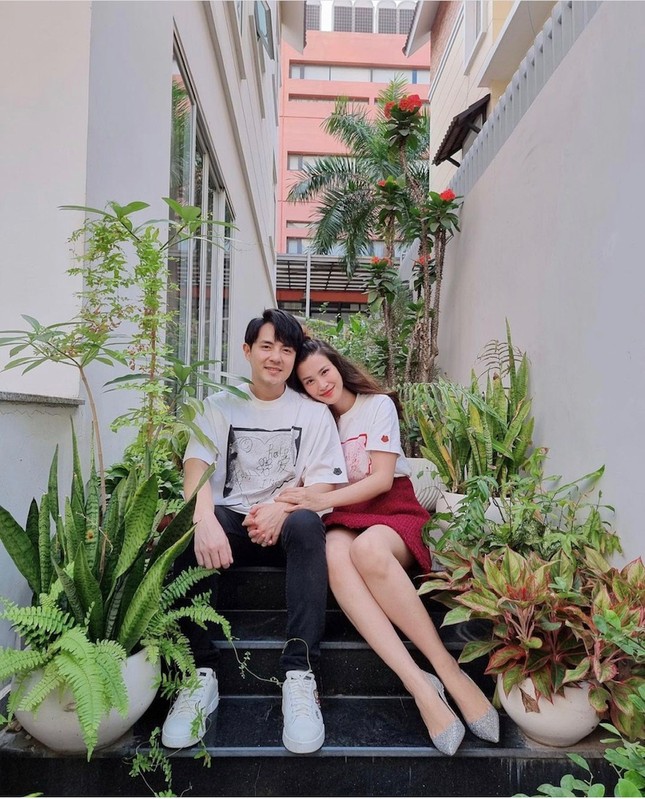 “Sao” Việt đón Valentine: Sơn Tùng thả tim, Thiều Bảo Trâm đẹp nhất khi không thuộc về ai, Tóc Tiên gợi cảm “một mình“ ảnh 14