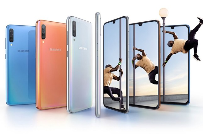 Samsung tặng smartphone, máy tính bảng trong mùa dịch COVID-19 ảnh 1