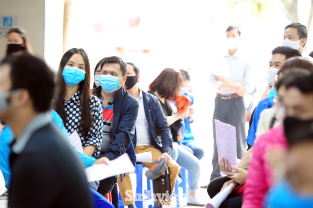 Hàng trăm bạn trẻ hưởng ứng hiến máu tình nguyện trong thời điểm dịch COVID-19 ảnh 3