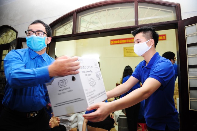 "San sẻ yêu thương" cùng những hoàn cảnh khó khăn ảnh 1
