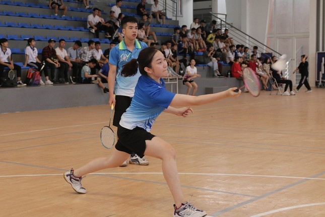 Nữ sinh viên Kiến trúc tranh tài thể thao ảnh 2