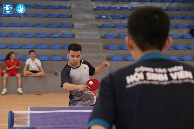 Nữ sinh viên Kiến trúc tranh tài thể thao ảnh 9