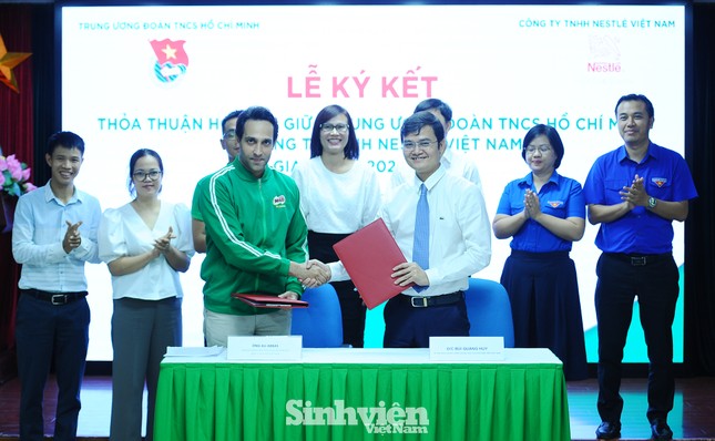 Hàng ngàn phần quà hỗ trợ sinh viên tham gia “Tiếp sức mùa thi“ ảnh 3