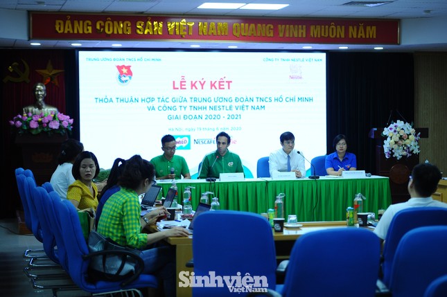Hàng ngàn phần quà hỗ trợ sinh viên tham gia “Tiếp sức mùa thi“ ảnh 6