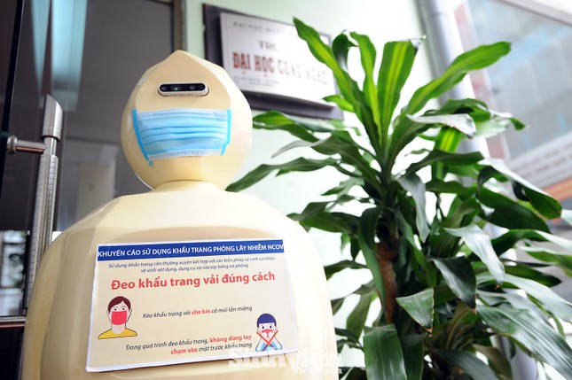 “Robot lễ tân” nhận biết người không đeo khẩu trang - “made by” sinh viên ảnh 2