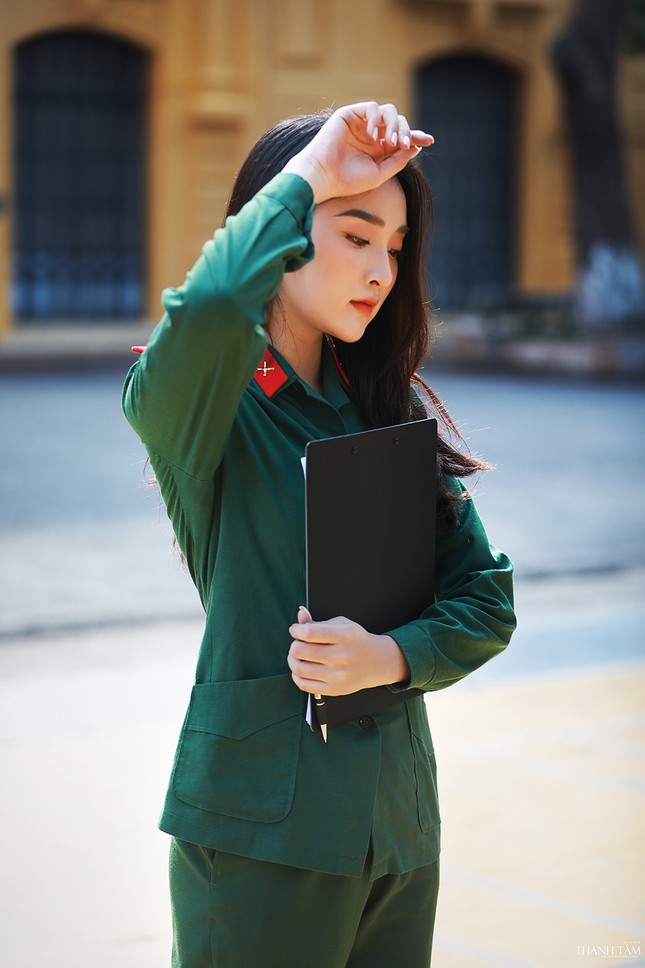 Nữ sinh viên trường ĐH Văn hóa Nghệ thuật Quân đội có gương mặt đẹp như minh tinh ảnh 5