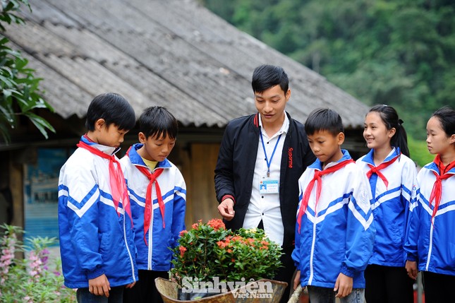 Đẩy mạnh giáo dục đạo đức lối sống cho học sinh, sinh viên trong năm học mới ảnh 1