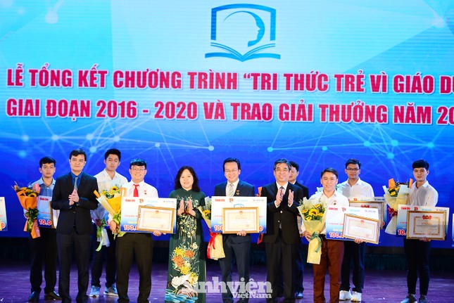 Ứng dụng hướng nghiệp miễn phí tích hợp hơn 300 ngành nghề ảnh 3