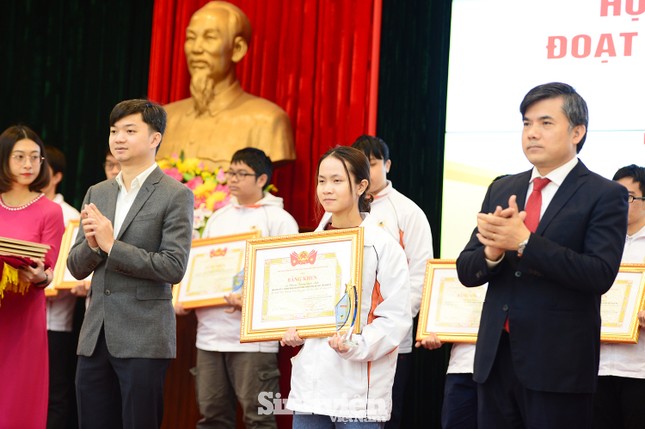 Vinh danh 24 học sinh giành giải Olympic quốc tế năm 2020 ảnh 3