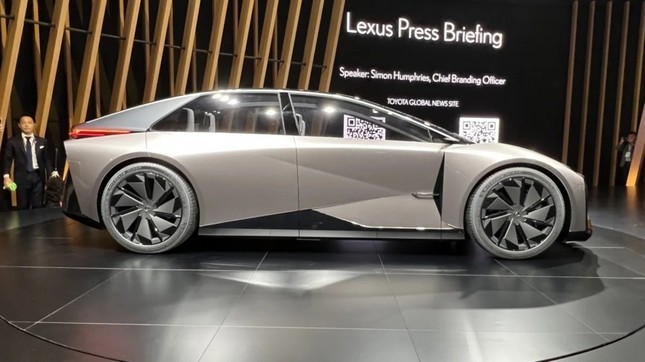Xe điện Lexus có nội thất làm từ cây tre ảnh 1