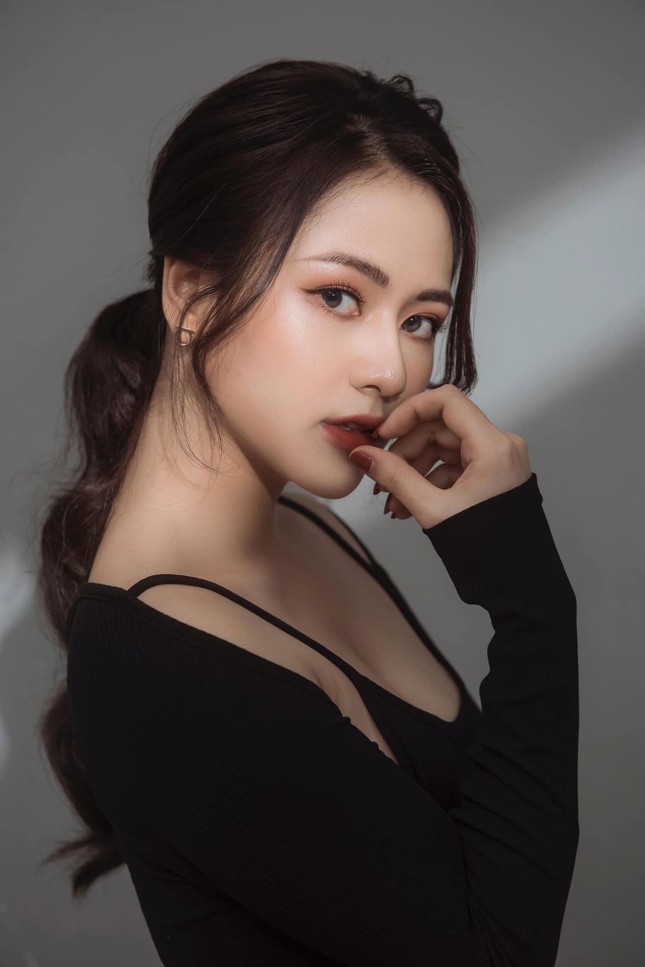 Việt Hoa bật mí về những cảnh đối đầu ‘bố chồng’ Hoàng Dũng trong ‘Trở về giữa yêu thương' ảnh 2