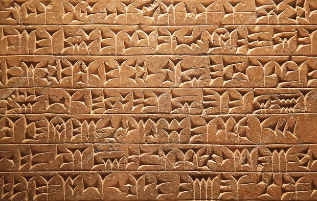 Hệ thống chữ viết cổ nhất trên thế giới được phát triển tại Iraq cách đây khoảng bao nghìn năm?
