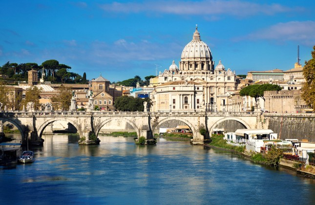 Thành Rome được xây dựng trên mấy ngọn đồi?