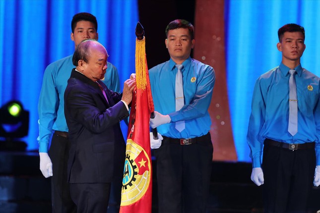 Để ghi nhận công lao to lớn của tuổi trẻ Việt Nam, Đảng và Nhà nước đã tặng cho Đoàn và phong trào thanh niên nước ta mấy huân chương Hồ Chí Minh?