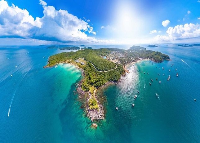 Thành phố đảo đầu tiên của Việt Nam tên là gì?