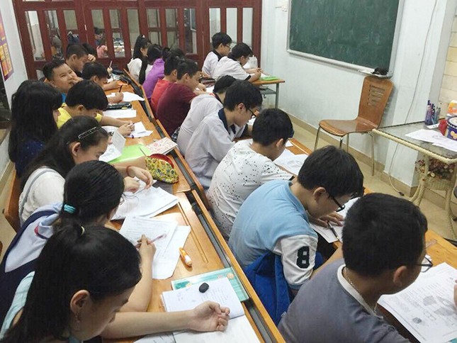 Đề xuất dạy thêm vào danh mục ngành nghề kinh doanh có điều kiện: Làm sao để tránh tràn lan? ảnh 1
