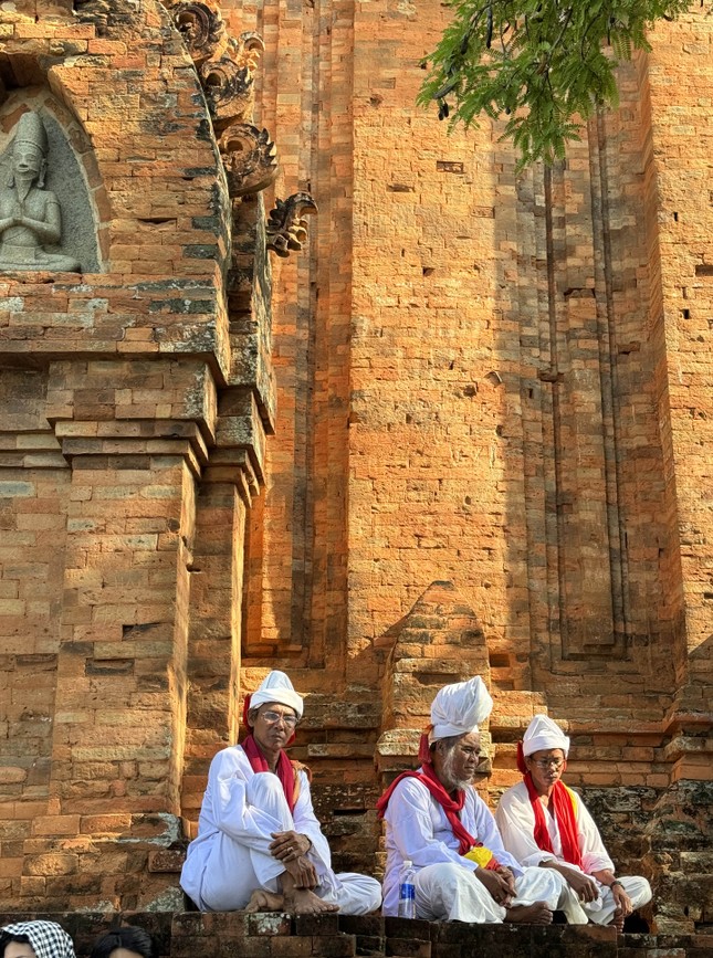 Hàng vạn người tham gia lễ hội Katê 2023 ở Ninh Thuận ảnh 2