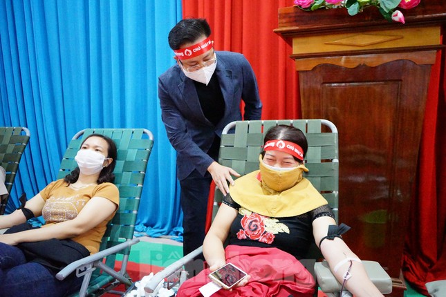Chủ nhật Đỏ ở Tây Nguyên: Dậy từ 3h sáng đi hiến máu ảnh 1