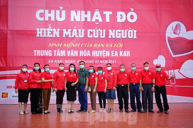 Chủ nhật Đỏ ở Tây Nguyên: Dậy từ 3h sáng đi hiến máu ảnh 14