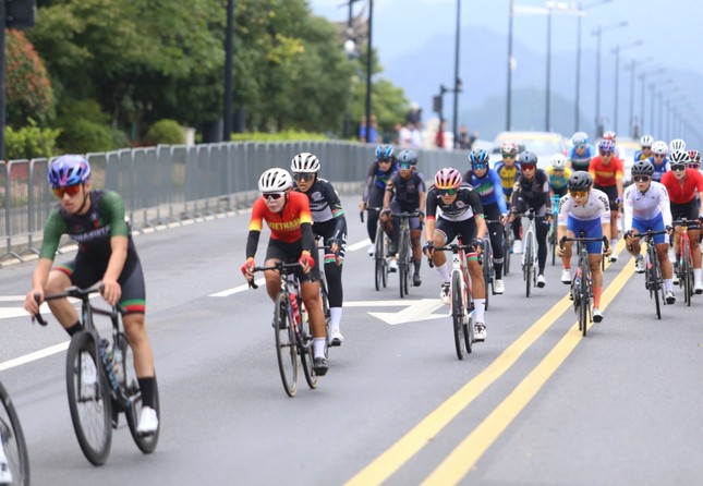 Asiad ngày 4/10: Đội tiếp sức 4x400m nữ về hạng 4 chung cuộc ảnh 32