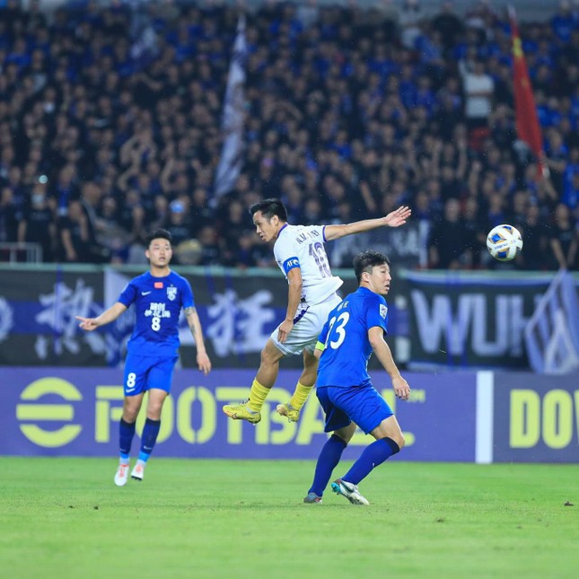 Mất 2 cầu thủ, Hà Nội FC nhận thất bại đáng tiếc 1-2 trước Wuhan Three Towns ảnh 3