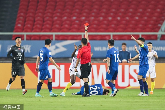 Mất 2 cầu thủ, Hà Nội FC nhận thất bại đáng tiếc 1-2 trước Wuhan Three Towns ảnh 11