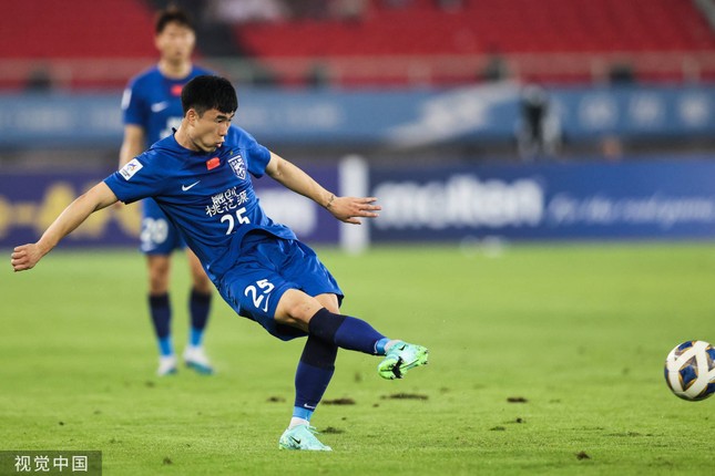 Mất 2 cầu thủ, Hà Nội FC nhận thất bại đáng tiếc 1-2 trước Wuhan Three Towns ảnh 10