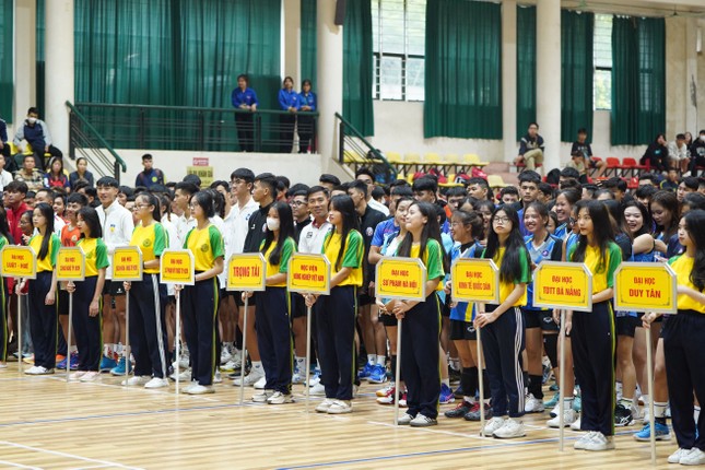 18 đội tưng bừng tranh tài ở VCK giải bóng chuyền sinh viên toàn quốc 2023 ảnh 1