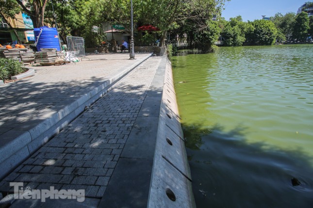 Diện mạo Hồ Gươm ra sao sau khi kè bê tông trường tồn, lát đá hoa cương? ảnh 3