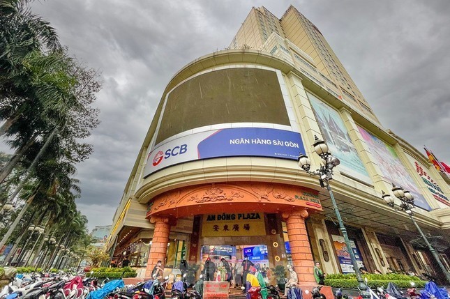 SCB tiếp tục đóng cửa phòng giao dịch; sốc vì lãi suất ngân hàng ảnh 1