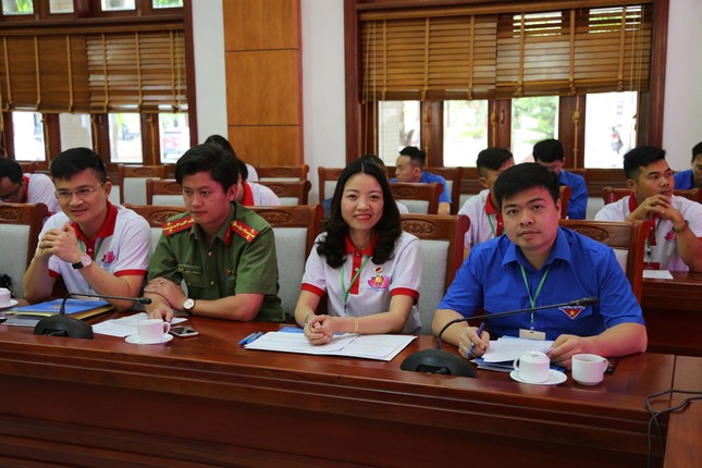 Đại biểu thanh niên tiên tiến trao đổi sáu vấn đề quan trọng của thế hệ trẻ ảnh 2