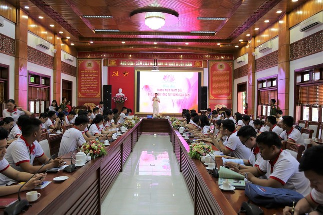 Đại biểu thanh niên tiên tiến trao đổi sáu vấn đề quan trọng của thế hệ trẻ ảnh 1