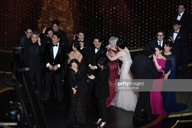 Oscars: 'Ký sinh trùng' thắng Phim hay nhất, làm nên lịch sử điện ảnh Hàn Quốc ảnh 23