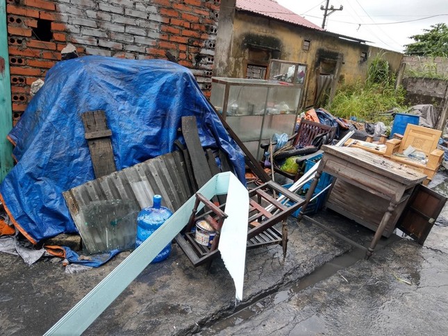 Lời kể nhân chứng thoát chết trong đêm đá khổng lồ rơi trúng nhà dân ảnh 6