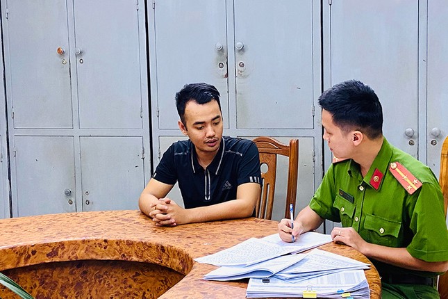 Bắt nhóm đối tượng lừa đảo qua mạng hàng tỷ đồng ảnh 1