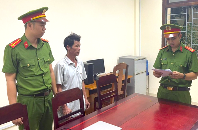 Bắt đối tượng say rượu cầm dao chém CSGT ảnh 1
