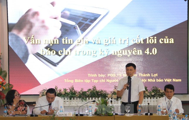 Phải tăng mức phạt người đưa 'tin giả' trên mạng xã hội ảnh 2