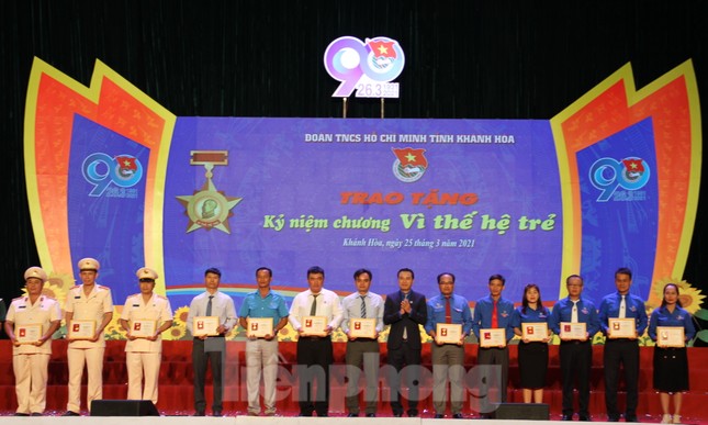 Tỉnh đoàn Bình Định tuyên dương 90 gương cán bộ, Đoàn viên tiêu biểu ảnh 5