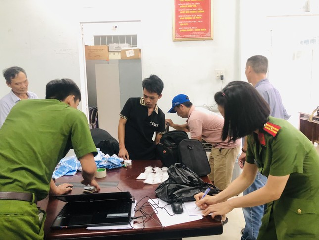 Bắt quả tang vụ vận chuyển ma tuý đá lớn chưa từng có tại Phú Yên ảnh 1