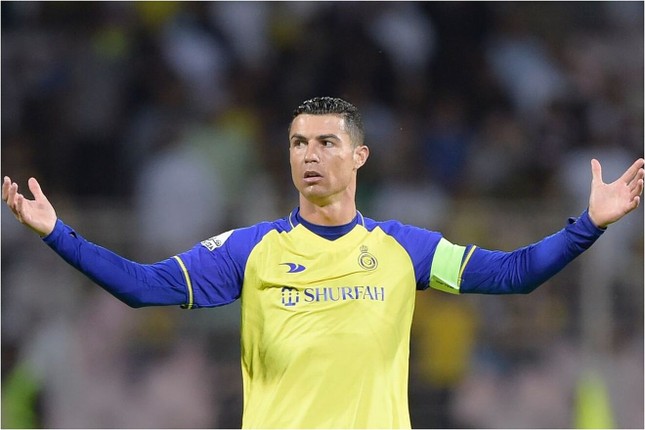 Người đứng đầu cuộc bầu chọn Quả bóng vàng lý giải nguyên nhân Ronaldo bị lãng quên ảnh 1