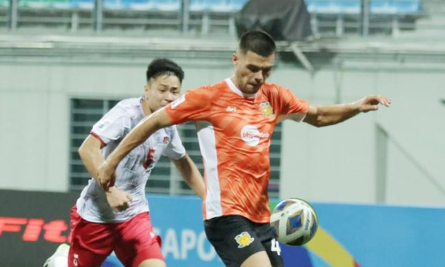 Hàng thủ lỏng lẻo, Hải Phòng bị ngược dòng tại AFC Cup ảnh 1