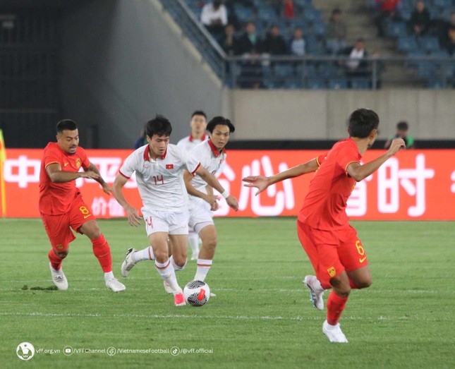 Vượt qua ĐT Việt Nam 2-0, ĐT Trung Quốc vẫn bị chê ‘thắng chẳng khác gì thua’ ảnh 1