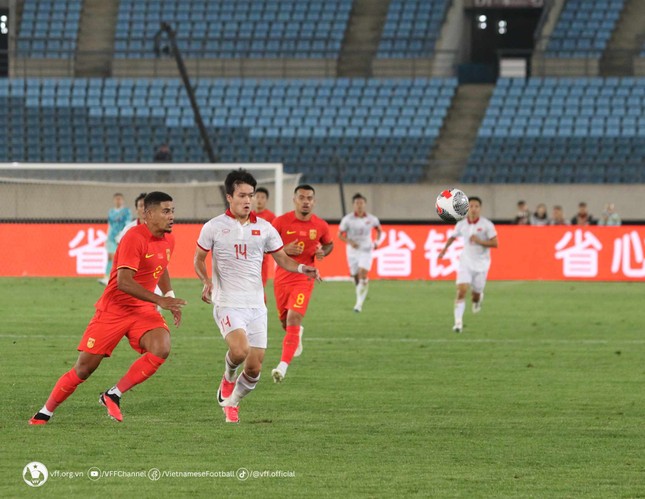 Thử nghiệm cầu thủ trẻ, ĐT Việt Nam thất bại 0-2 trước ĐT Trung Quốc ảnh 7