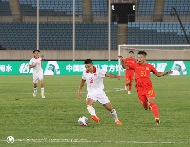 Thử nghiệm cầu thủ trẻ, ĐT Việt Nam thất bại 0-2 trước ĐT Trung Quốc ảnh 8